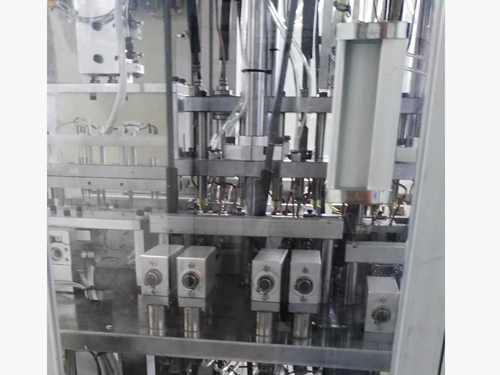 伺服多軸攻牙機(jī)